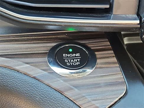 Used 2020 Ford Explorer Limited w/ Class III Trailer Tow Package image 23