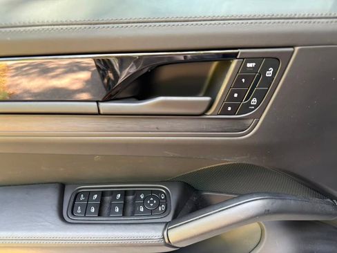 Certified 2025 Porsche Cayenne GTS AWD/4WD image 7