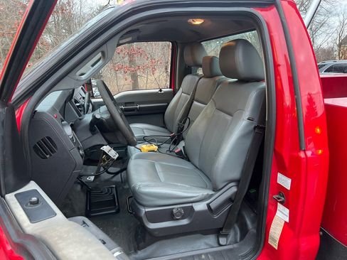 Used 2015 Ford F550 4x4 Regular Cab Super Duty image 12