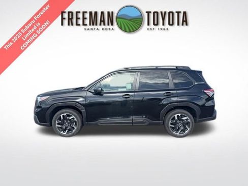 Used 2025 Subaru Forester Limited AWD/4WD image 1