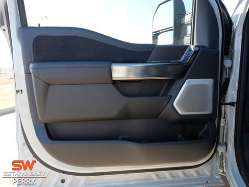 New 2026 Ford F350 Platinum w/ FX4 Off-Road Package image 17