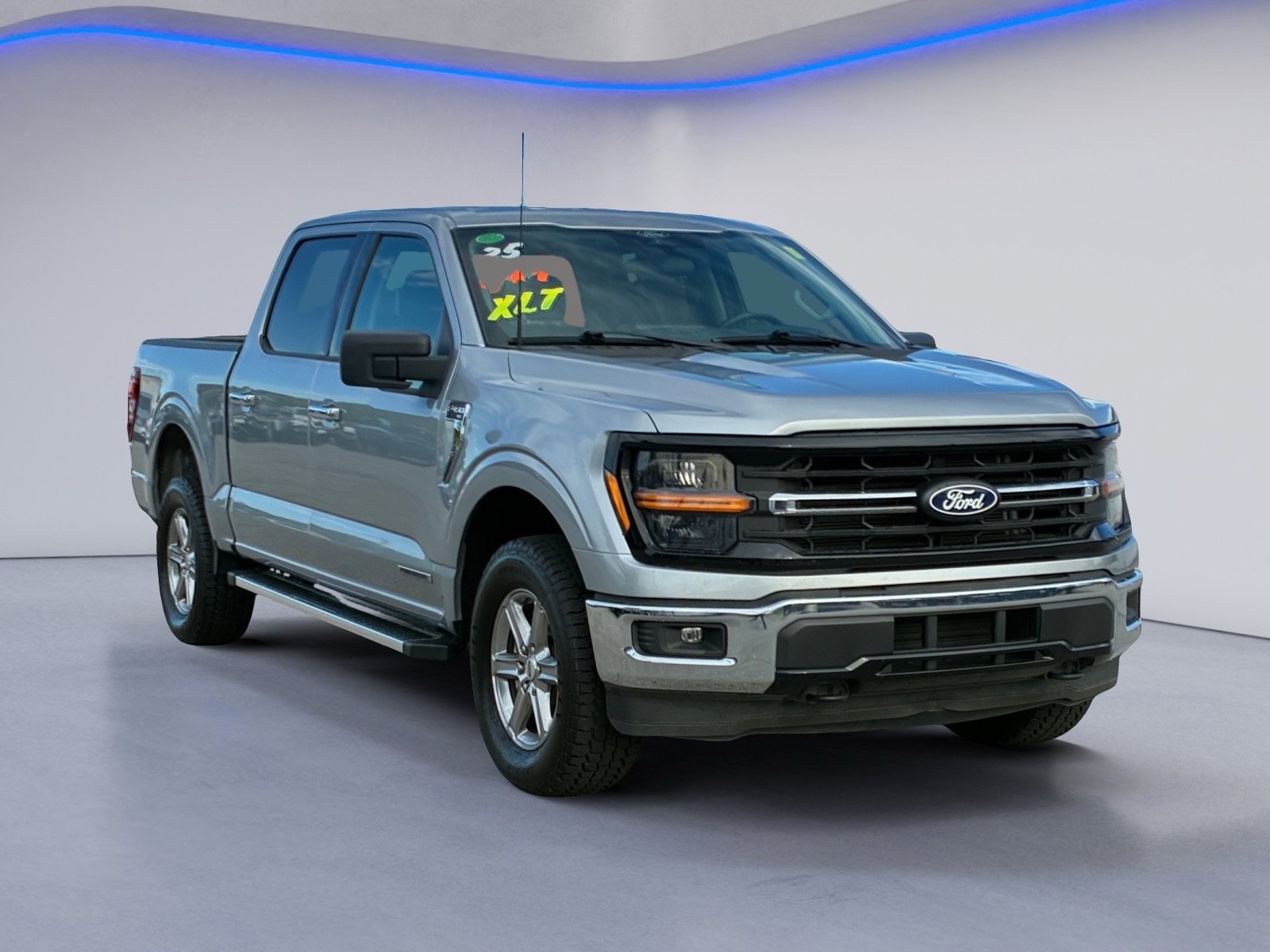 Used 2025 Ford F150 XLT w/ Equipment Group 301A Standard AWD/4WD image 5