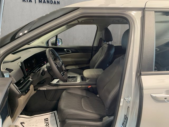 New 2027 Kia Carnival FWD image 15