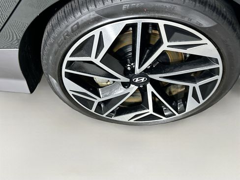 Used 2024 Hyundai Ioniq 6 SEL image 11