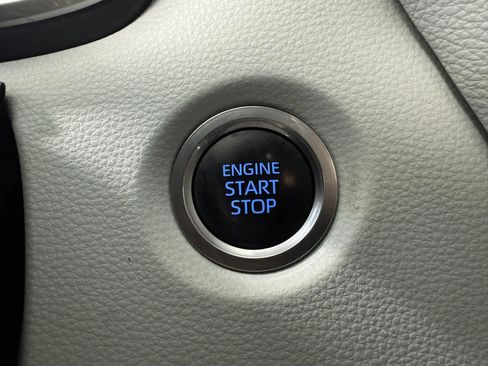 Used 2019 Toyota Corolla SE image 17