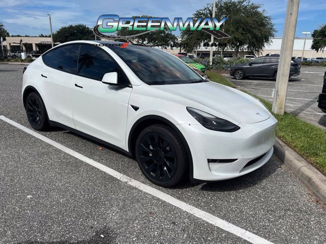 Used 2023 Tesla Model Y Long Range AWD/4WD image 3