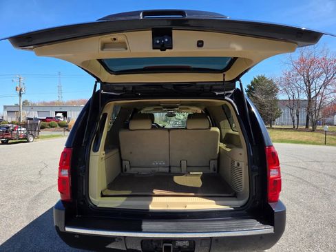 Used 2013 Chevrolet Suburban LTZ AWD/4WD image 22