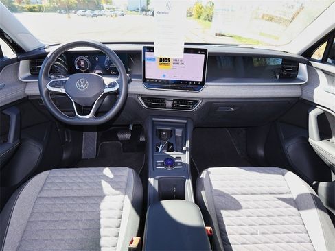 Certified 2025 Volkswagen Tiguan S image 15