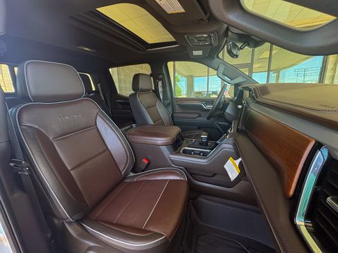 Used 2025 GMC Sierra 1500 Denali w/ Denali Reserve Package AWD/4WD image 25