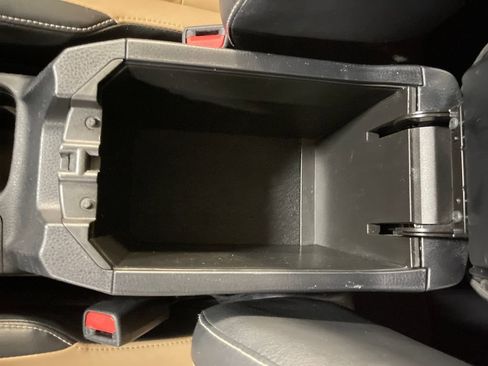 Used 2016 Toyota RAV4 Limited image 25