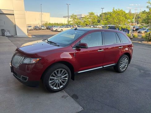 Used 2015 Lincoln MKX AWD w/ Equipment Group 102A image 2
