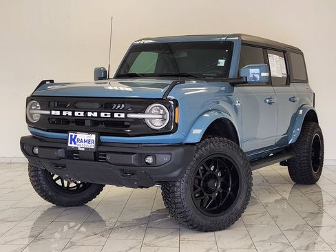 Used 2022 Ford Bronco Outer Banks AWD/4WD image 1