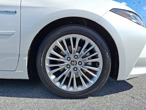 Certified 2020 Toyota Avalon Limited image 9