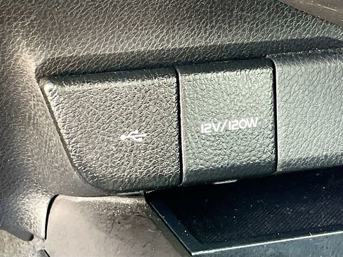 Used 2024 Toyota Camry SE w/ Convenience Package image 31