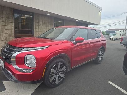 Used 2025 Mitsubishi Outlander SE