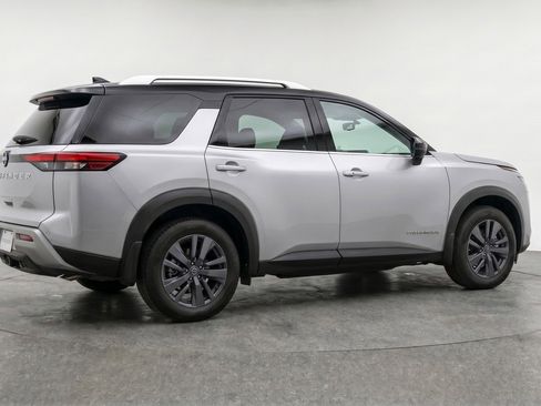 Used 2025 Nissan Pathfinder SV FWD image 9