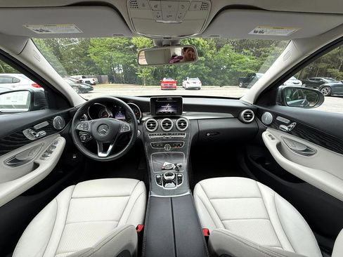 Used 2017 Mercedes-Benz C 300 Sedan image 7