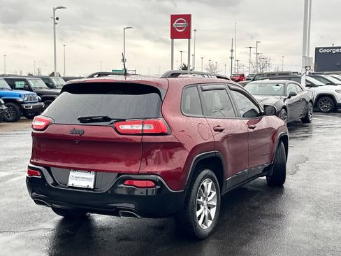 Used 2018 Jeep Cherokee Latitude image 3