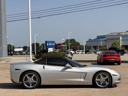 Used 2008 Chevrolet Corvette Convertible w/ Preferred Equipment Group RWD image 3