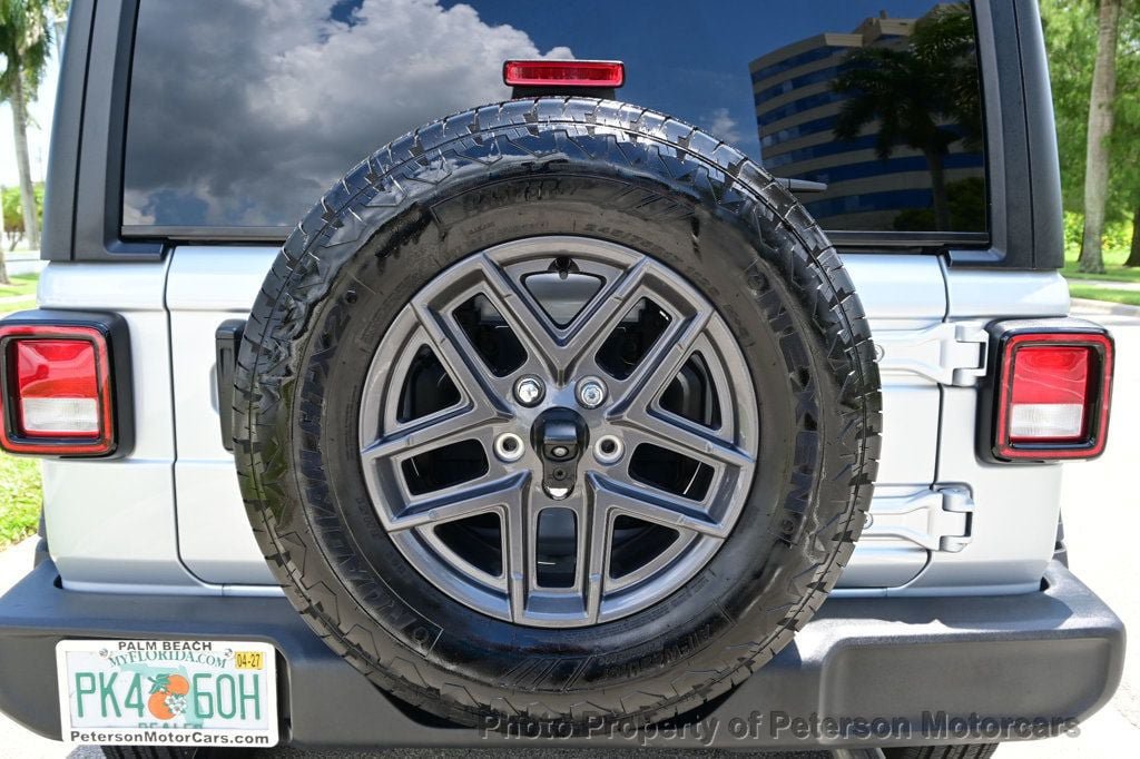 Used 2024 Jeep Wrangler Sport AWD/4WD image 17