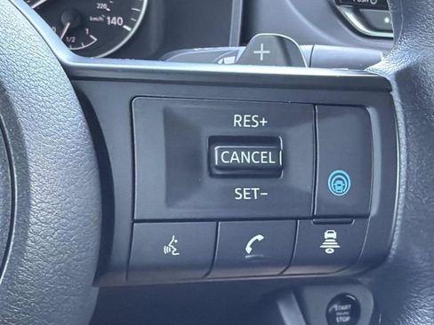 Used 2024 Nissan Rogue SV AWD/4WD image 25