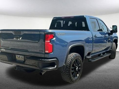 Used 2025 Chevrolet Silverado 2500 LTZ w/ LTZ Plus Package AWD/4WD image 15