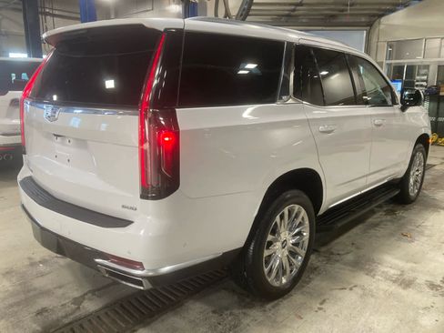 Used 2023 Cadillac Escalade Premium Luxury image 5