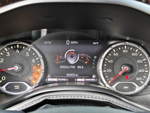 Used 2015 Jeep Renegade Trailhawk AWD/4WD image 17