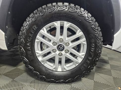 Used 2022 Toyota Tundra SR5 RWD image 11