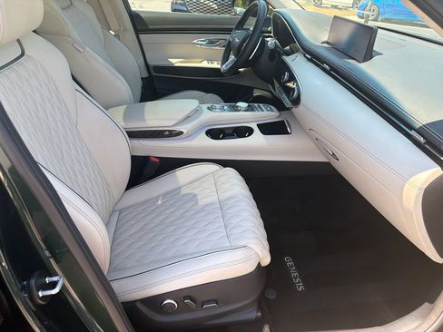 Used 2023 Genesis GV70 3.5T Sport w/ Sport Prestige Package AWD/4WD image 15