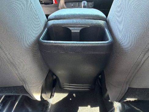 Used 2022 Toyota Tacoma SR5 w/ SR5 Appearance Package (SM) image 25