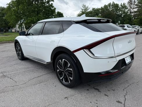 Used 2022 Kia EV6 Wind RWD image 6
