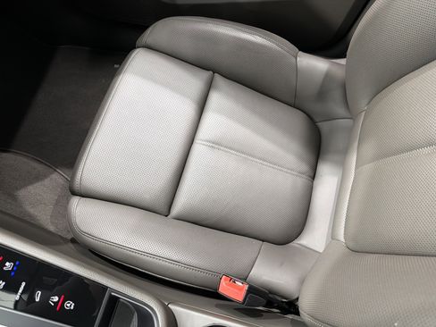 Certified 2025 Porsche Macan image 54