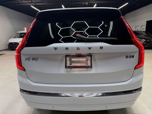 Used 2024 Volvo XC90 B5 Core AWD/4WD image 18