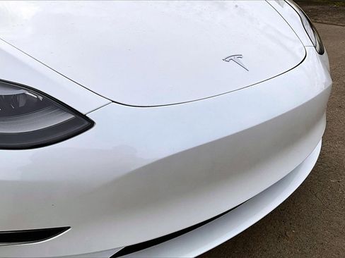 Used 2023 Tesla Model 3 Standard Range image 32