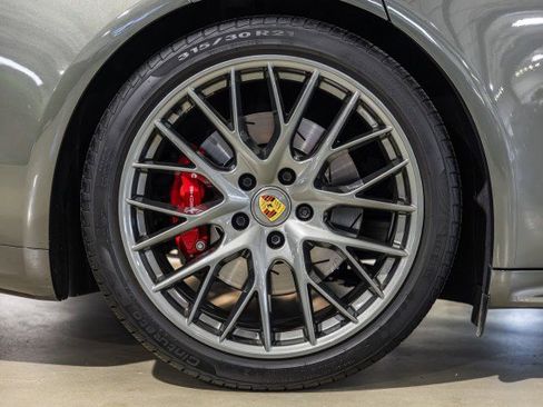 Used 2023 Porsche Panamera GTS image 25