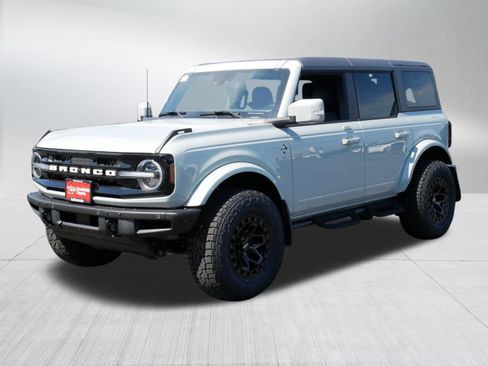 Used 2023 Ford Bronco Outer Banks AWD/4WD image 3