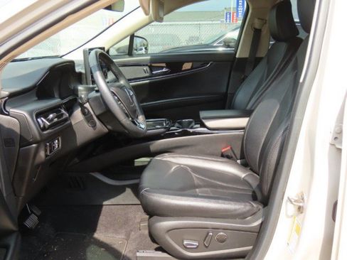 Certified 2023 Lincoln Nautilus FWD w/ Premium Package image 24