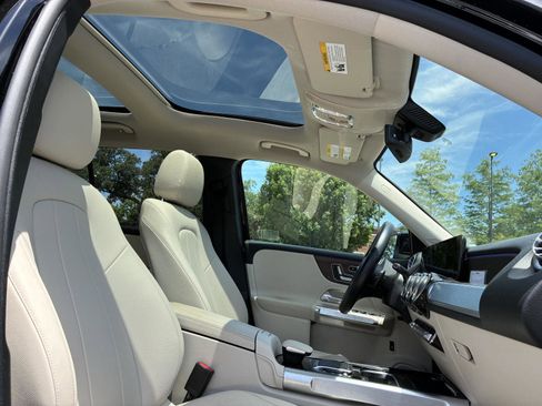 Used 2023 Mercedes-Benz GLB 250 image 30