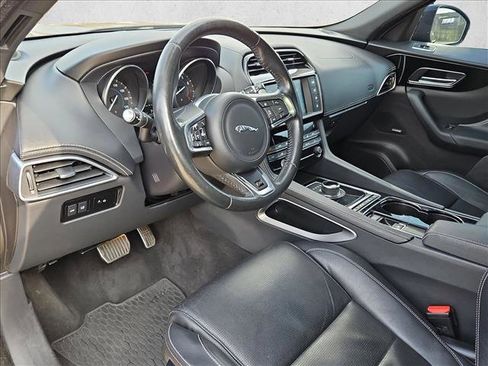 Used 2017 Jaguar F-PACE S image 10