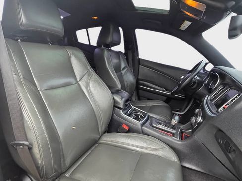 Used 2015 Dodge Charger SXT RWD image 12