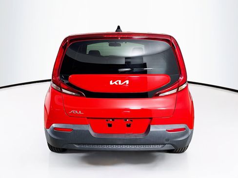 Used 2022 Kia Soul LX image 29