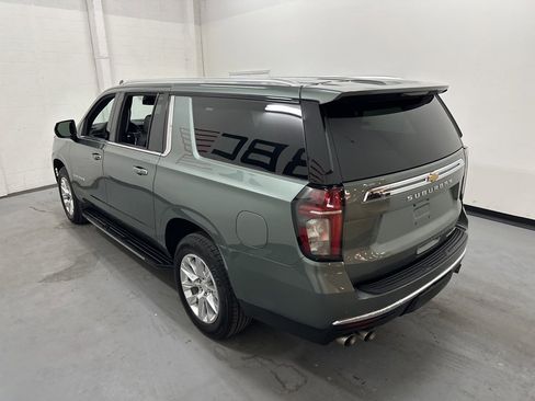 Used 2023 Chevrolet Suburban Premier image 13