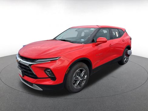 Used 2026 Chevrolet Blazer LT FWD image 6