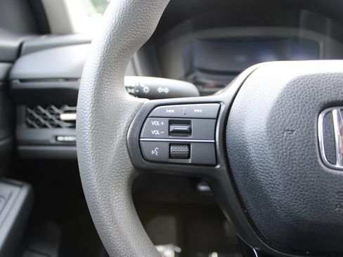 Used 2023 Honda Accord EX image 18