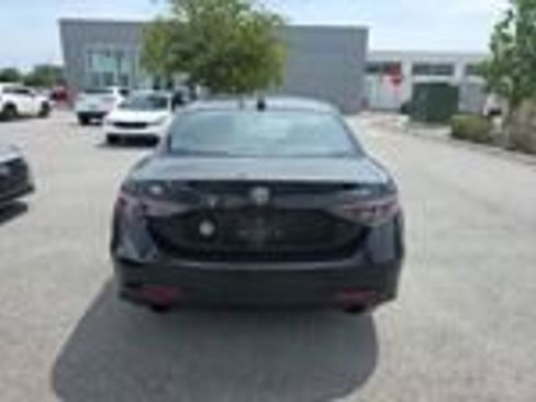 Used 2024 Alfa Romeo Giulia Ti w/ Performance Driving Package AWD/4WD image 19