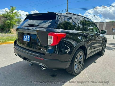 Used 2023 Ford Explorer XLT w/ Equipment Group 202A AWD/4WD image 10
