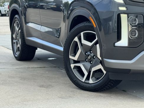 Used 2023 Hyundai Palisade Limited FWD image 12