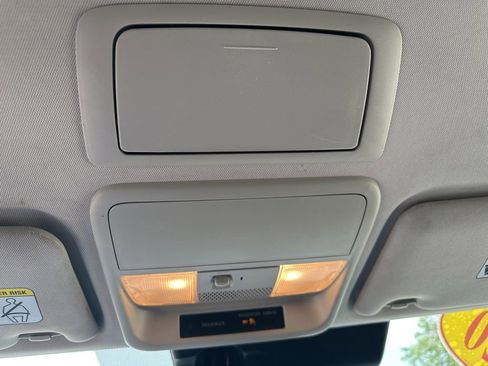 Used 2020 Mitsubishi Outlander AWD image 9