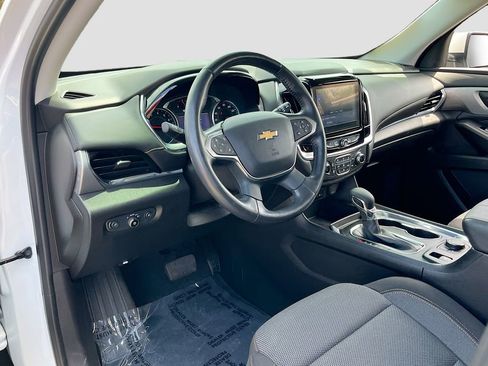 Used 2021 Chevrolet Traverse LT FWD image 9